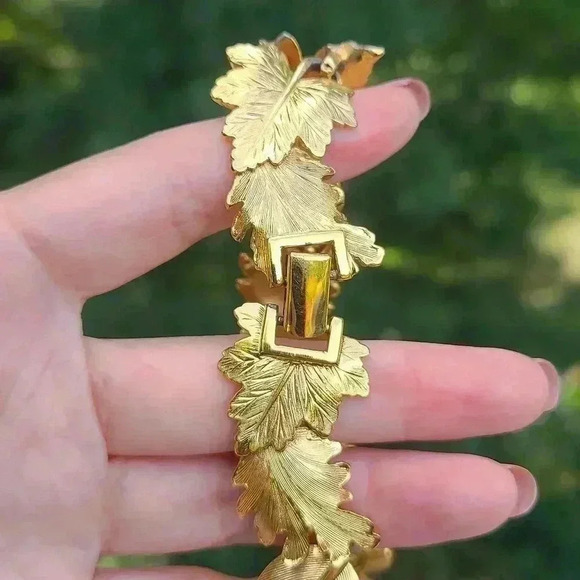 Vintage Napier leaves Gold-toned necklace - Picture 10 of 16